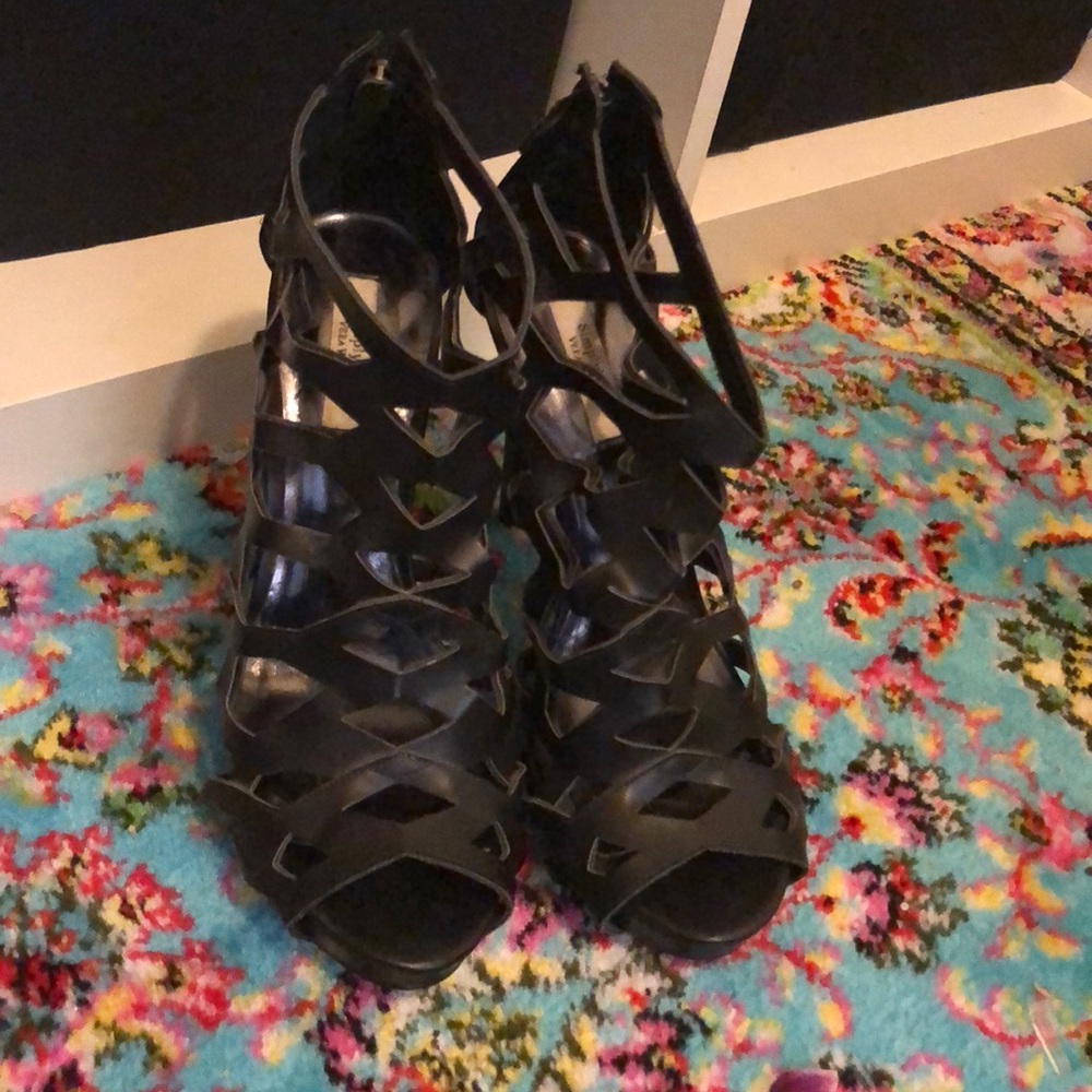 Vera wang heels